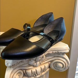 Ballerina Flats With Strap!